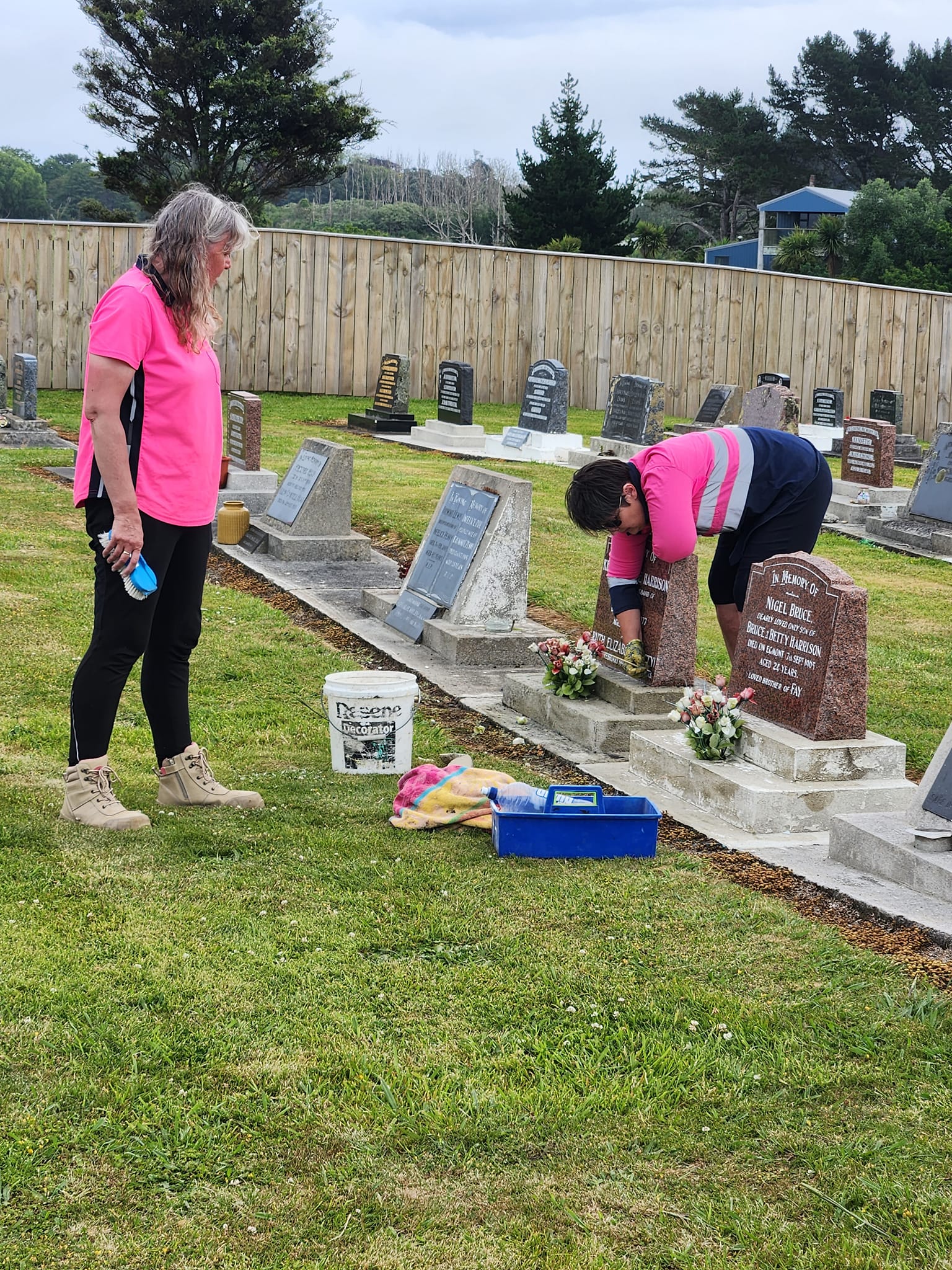 Janine & Vikki Clean